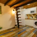 Noah House Center - Historic Center דירה *