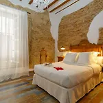 Noah House Center - Historic Center * קדיז